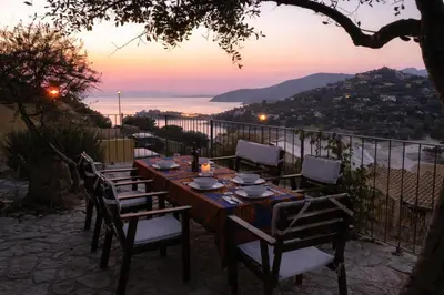 Paesaggio naturale nelle vicinanze della villa
