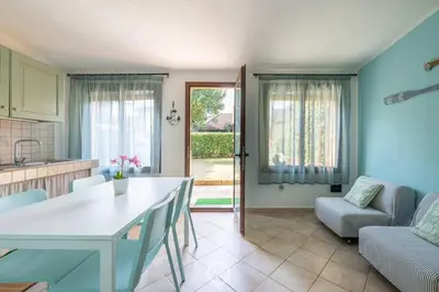 Area soggiorno di Seaside Villa Near the Beach, Garden & BBQ