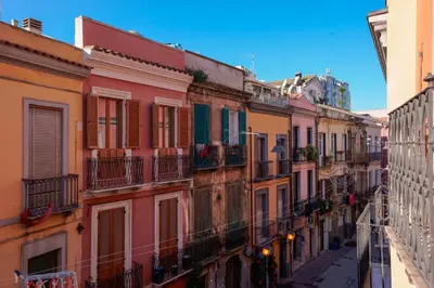 Vista generica su Cagliari o vista sulla città dall'interno dell'affittacamere