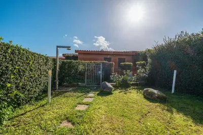 Giardino di Family Villa - 3 minuti dal Mare e Giardino Privato