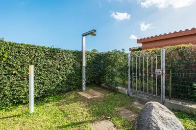 Giardino di Family Villa - 3 minuti dal Mare e Giardino Privato