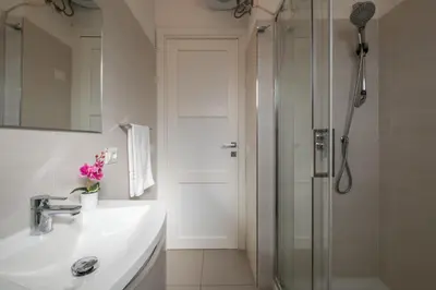 Bagno di Dreamy Villa - Elegante a 3 minuti a piedi dal Mare- wi-fi e parcheggio privato