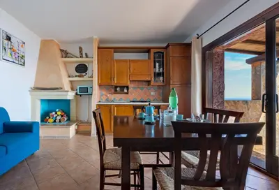 Cucina o angolo cottura di GuestHost - L'Artista sul Mare Sea-Wiev Villa