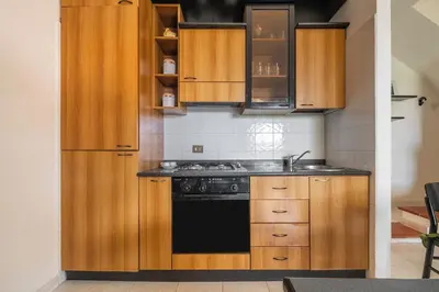 Cucina o angolo cottura di Villetta Smeraldo, indipendente con giardino in zona residenziale