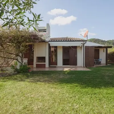 Villa Elena 200m from the beach