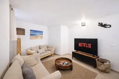 TV o dispositivi per l'intrattenimento presso Villa Bea - Private Pool, Peaceful Escape in Domus de Maria, Near Chia Beach