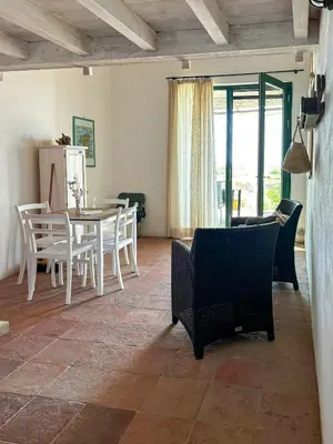 Area soggiorno di Restored Stable Overlooking The Sea At Cova