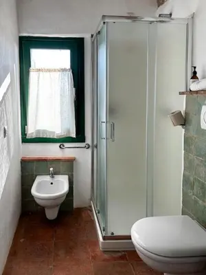 Bagno di Cottage Near Sandy Beaches In Cova