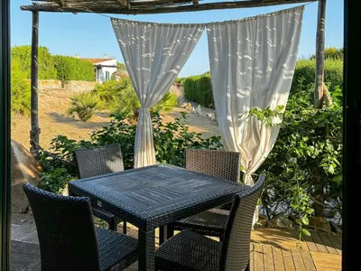 Planimetria di Cottage Near Sandy Beaches In Cova