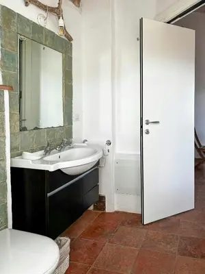 Bagno di Cottage Near Sandy Beaches In Cova