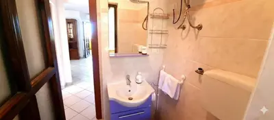 Bagno di WindHeart House With Terrace