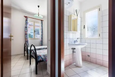 Bagno di GuestHost - Cozy Flat with Terrace by the Sea