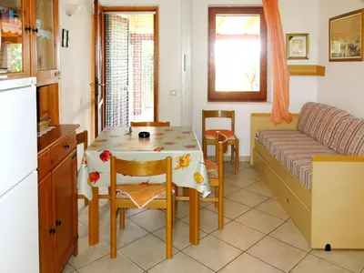 Area soggiorno di Holiday Home Rei Marina Fronte Mare - REI204 by Interhome