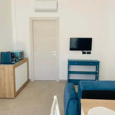 TV o dispositivi per l'intrattenimento presso Lera's apartments, bilocale luminoso e confortevole