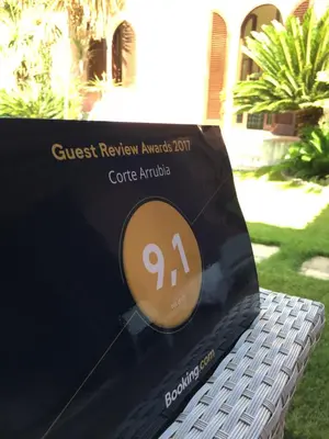 Certificato, attestato, insegna o altro documento esposto da Corte Arrubia
