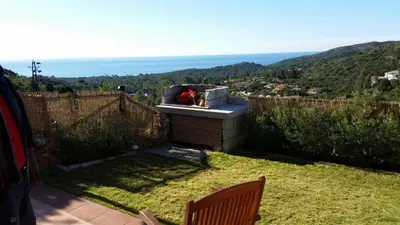 Paesaggio naturale nelle vicinanze della villa