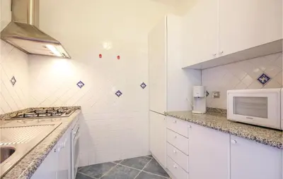 Cucina o angolo cottura di 2 Bedroom Lovely Home In Ca-