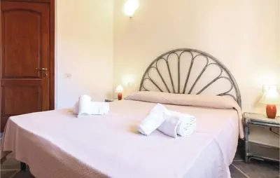Letto o letti in una camera di 2 Bedroom Lovely Home In Ca-