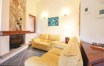 Area soggiorno di 2 Bedroom Lovely Home In Ca-