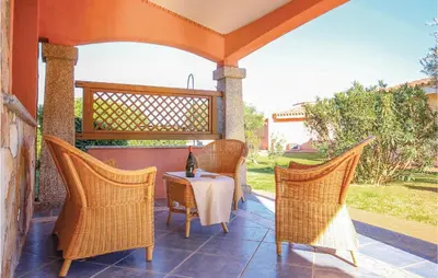 Area soggiorno di 2 Bedroom Lovely Home In Ca-