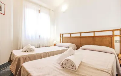 Letto o letti in una camera di 2 Bedroom Beautiful Home In Ca-