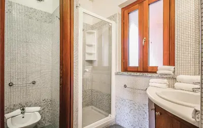 Bagno di 2 Bedroom Beautiful Home In Ca-