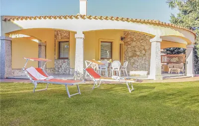 Giardino di 2 Bedroom Beautiful Home In Ca-