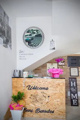 Certificato, attestato, insegna o altro documento esposto da Holiday Room Sa Tebia