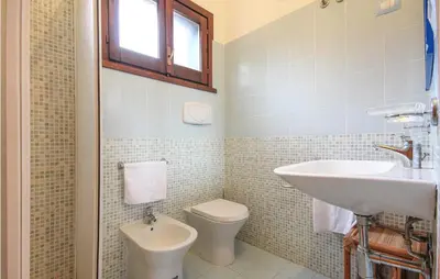 Bagno di 1 Bedroom Amazing Apartment In Costa Rei -Ca-