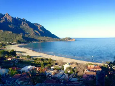 Paesaggio naturale nelle vicinanze della villa