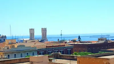 Vista generica sul mare o vista sul mare dall'interno dell'affittacamere