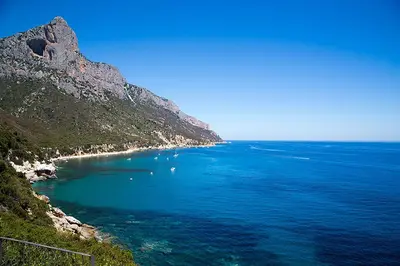 Paesaggio naturale nelle vicinanze della villa