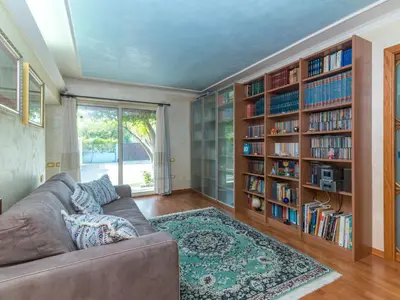 Biblioteca nella villa