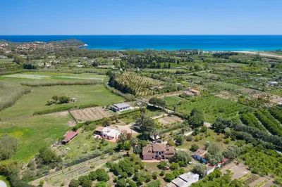Paesaggio naturale nelle vicinanze della villa