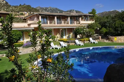 Piscina di Hotel Su Giganti o nelle vicinanze