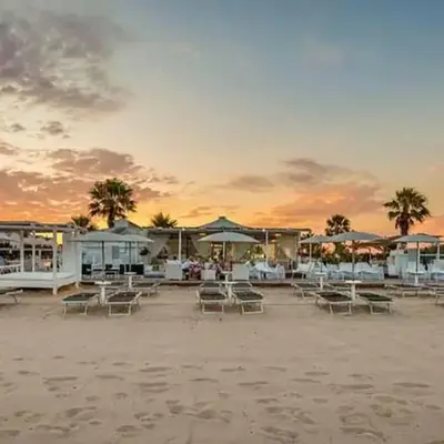 ### Appartamenti sulla SPIAGGIA al POETTO ###