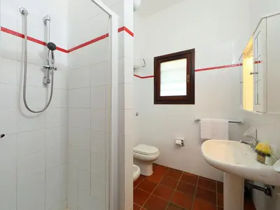 Bagno di Holiday Home Ville Sant'Elmo - REI240 by Interhome