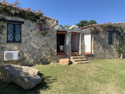 Giardino di Holiday Home Ville Sant'Elmo - REI240 by Interhome