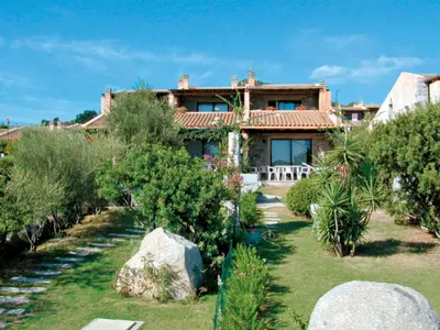 Giardino di Holiday Home Residence Delphino - REI250 by Interhome