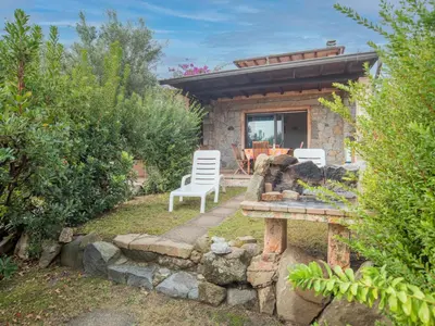 Giardino di Holiday Home Residence Delphino - REI253 by Interhome