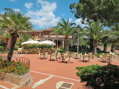 Giardino di Apartment Reale Marina - REI207 by Interhome