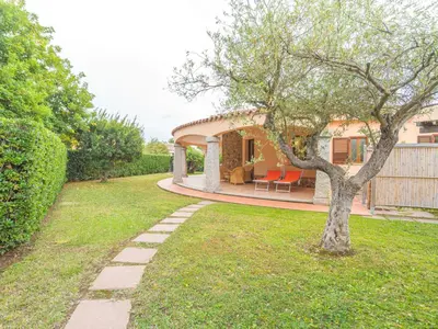 Giardino di Holiday Home Rei Sole - REI303 by Interhome