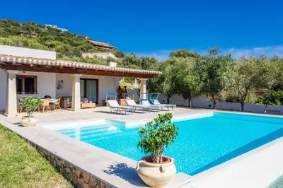 Piscina di Villa Rosi o nelle vicinanze