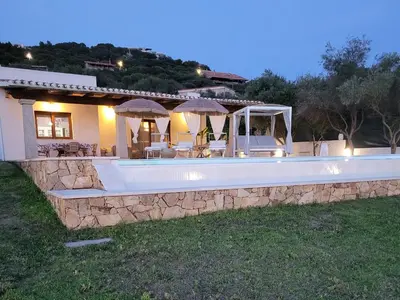 Piscina di Villa Rosi o nelle vicinanze