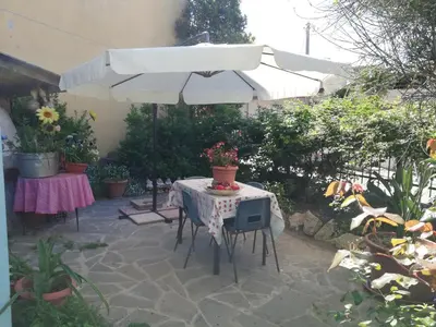 Giardino di B&B Lago Mulargia