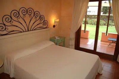 Letto o letti in una camera di Lantana Resort Hotel&Apartments
