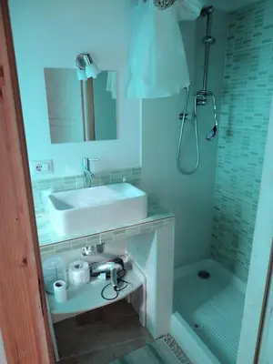Bagno di B&B DOMU INCANTO Sa Domu sarrabesa