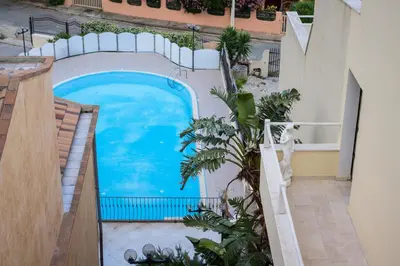 Piscina di Hotel Solanas o nelle vicinanze