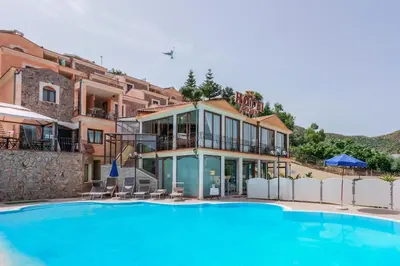 Piscina di Hotel Solanas o nelle vicinanze