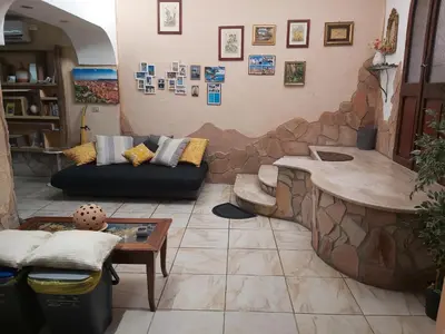 Area soggiorno di Casa dell'Artista singola e indipendente